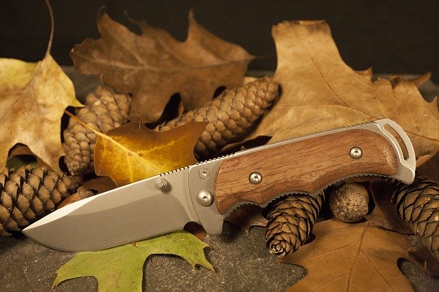 Kapesní lovecký nůž
